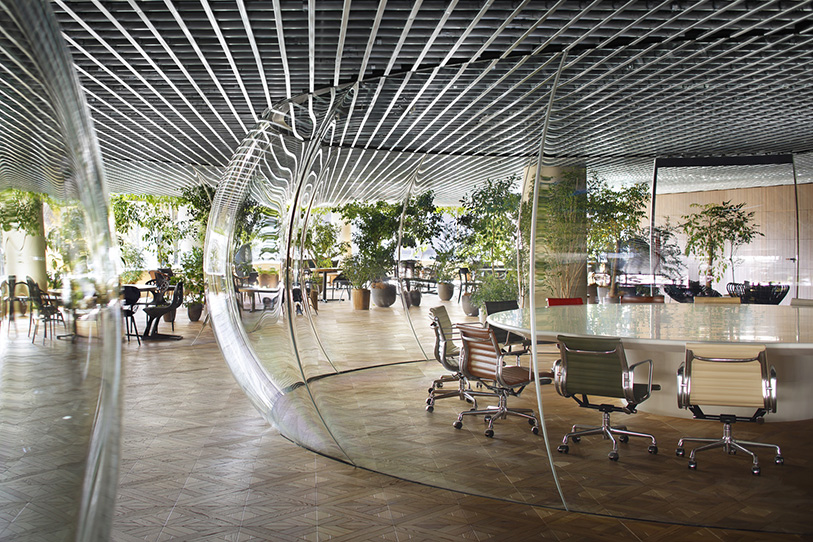 Hiroshi Nakamura & NAP completed a bulbous-formed Start Today Tokyo Office with green infill