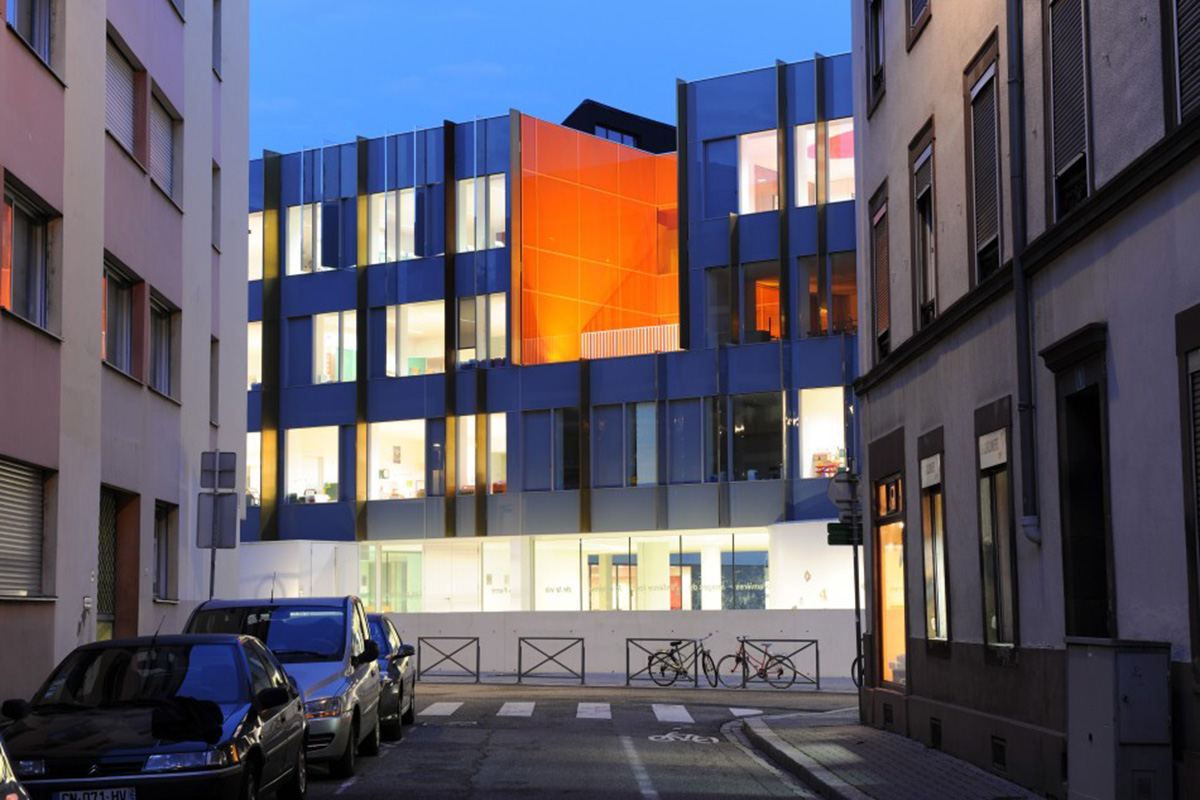 Dominique Coulon & Associ&eacute;s creates fluid and playful spaces for the &lsquo;Saint-Jean&rsquo; school in France