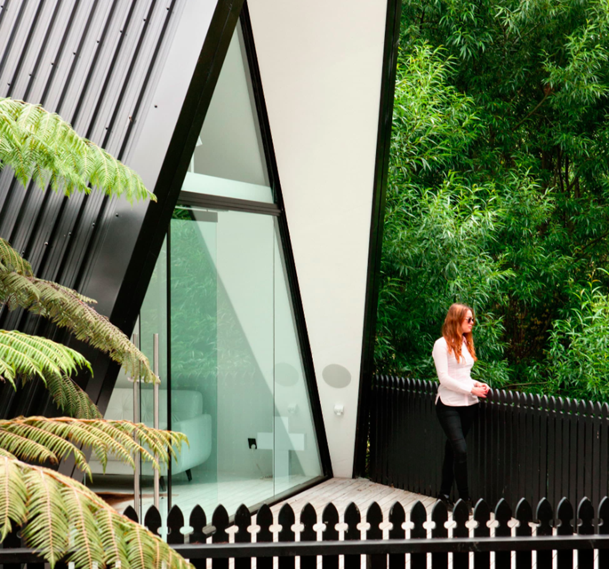 This simple holiday home propels back-to-basics on Auckland&rsquo;s Waiheke Island by Chris Tate