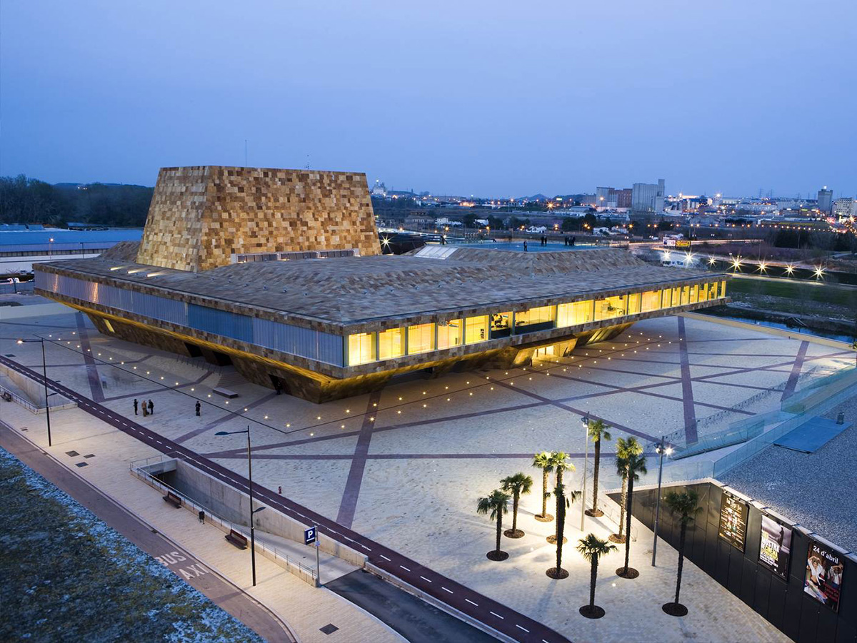 Mecanoo revisits La Llotja Theatre and Conference Centre in Spain after six years