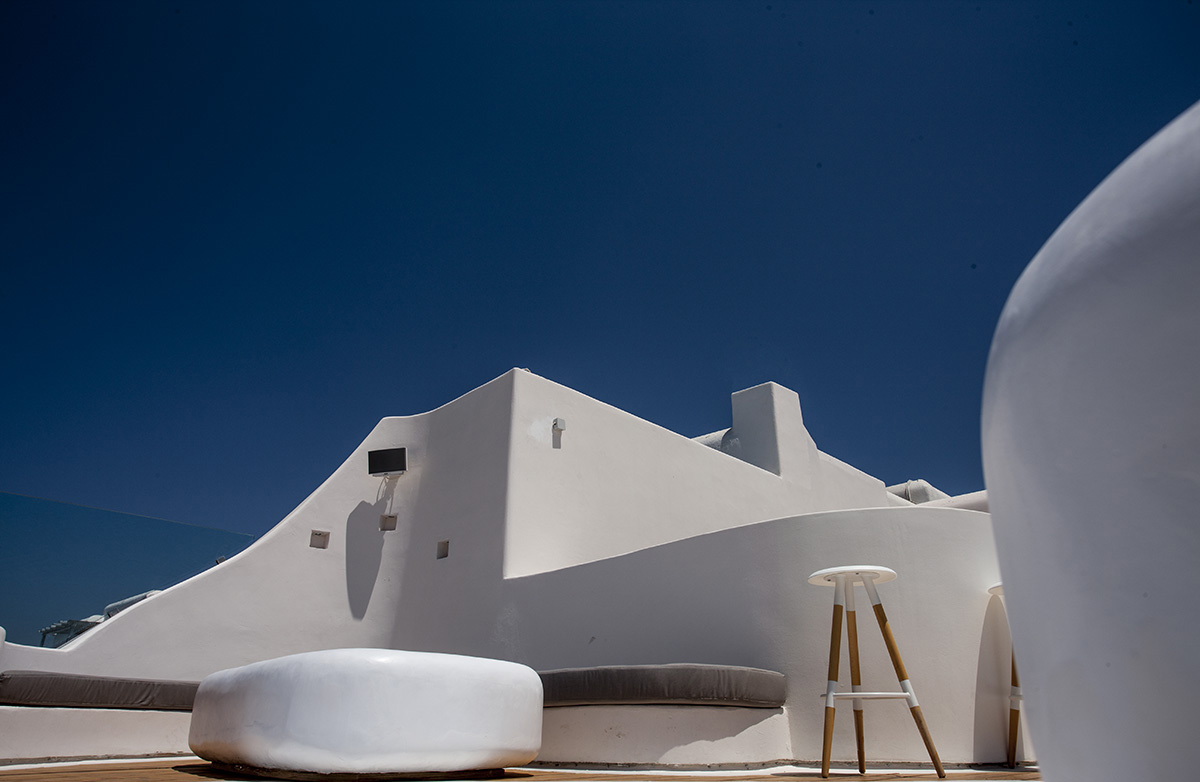 New Blue Suites in Greece are made up of Cocoon elements and harmonized with shades of blue by KLab