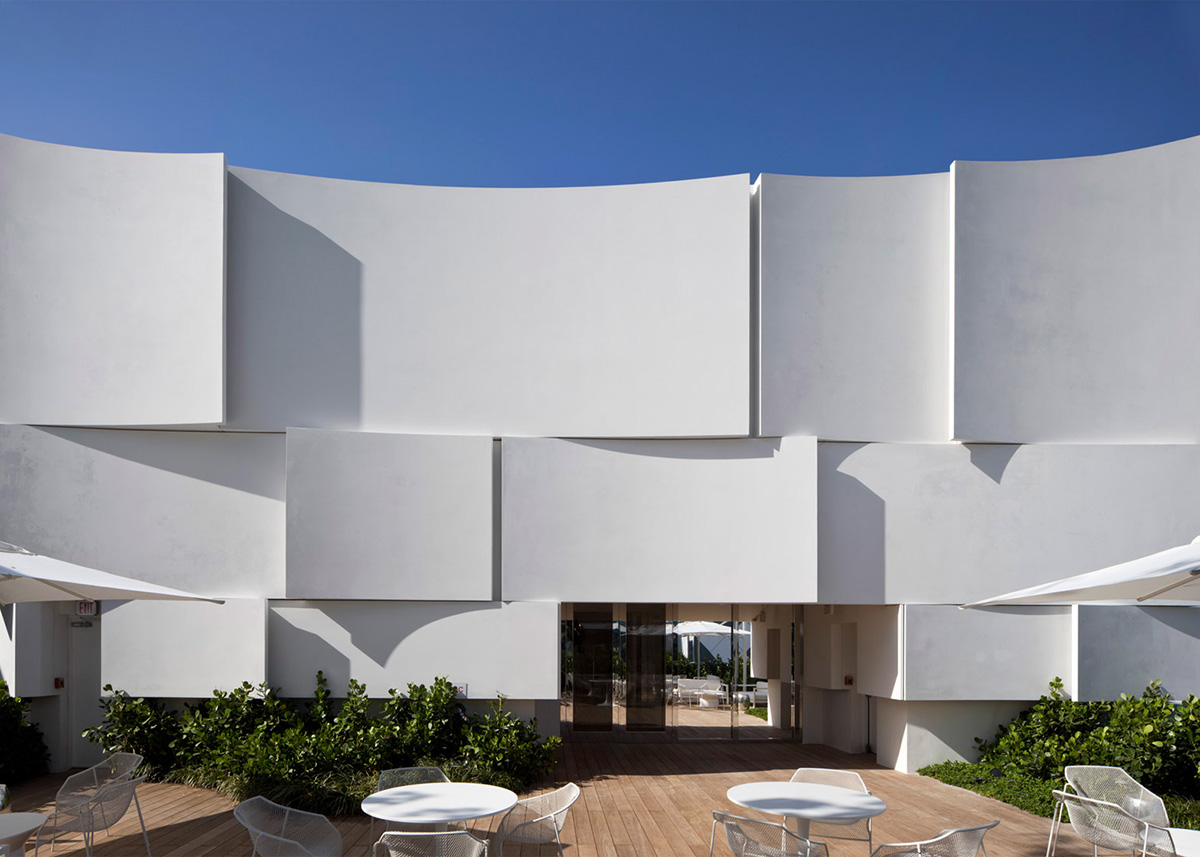 The New Dior Shop In Miami is shining in curved panels designed by Barbarito Bancel Architectes