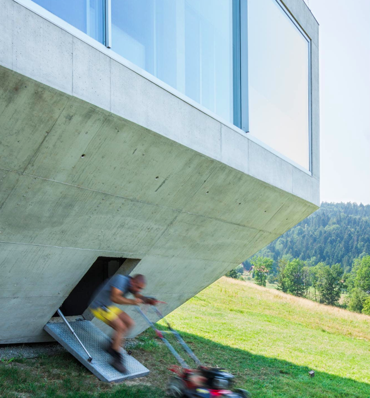Robert Konieczny&rsquo;s twisted ARK House touches the ground only in one corner on the Polish hill