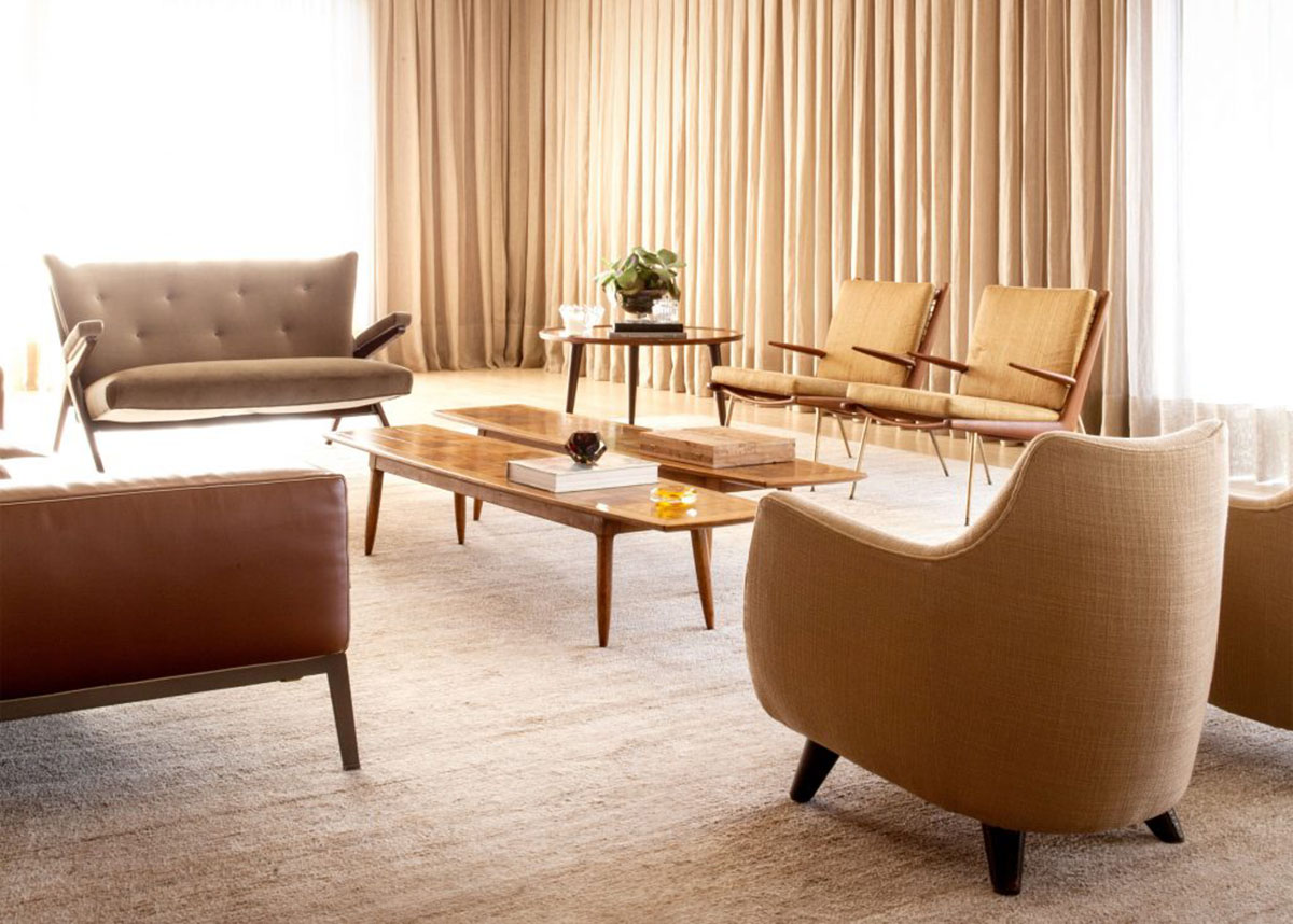 Studio MK27 sets up a reminiscent wooden library in Brazilian SP_Penthouse