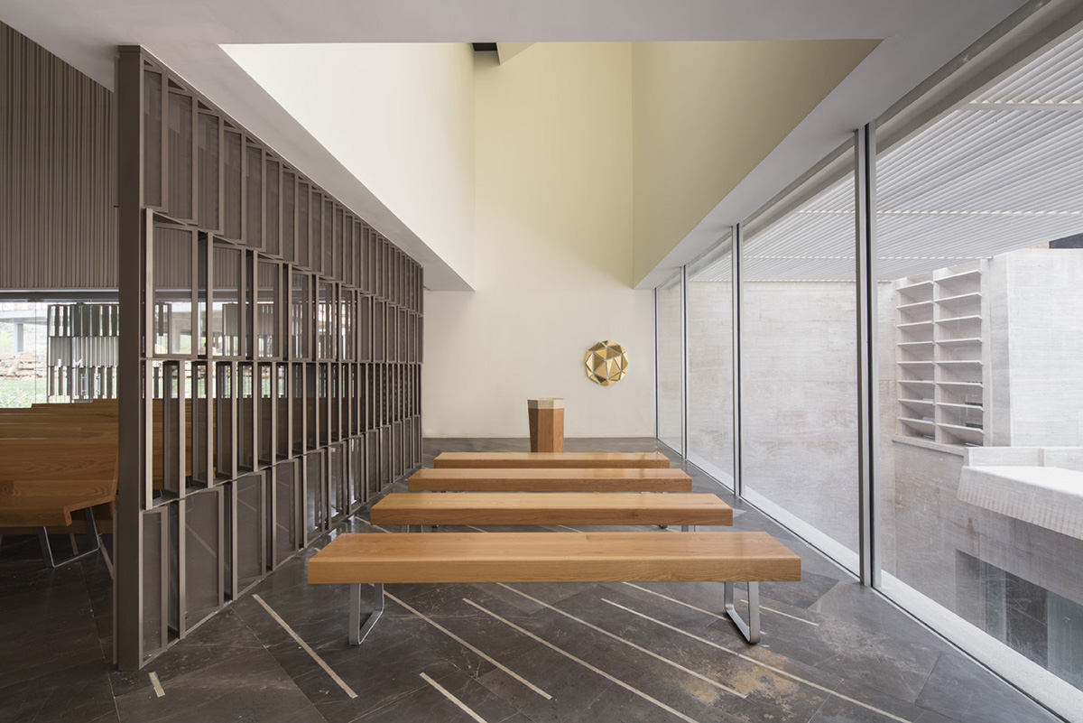 A multifaceted sculptural Parish Church by Moneo Brock settled in mountain landscape of Monterrey