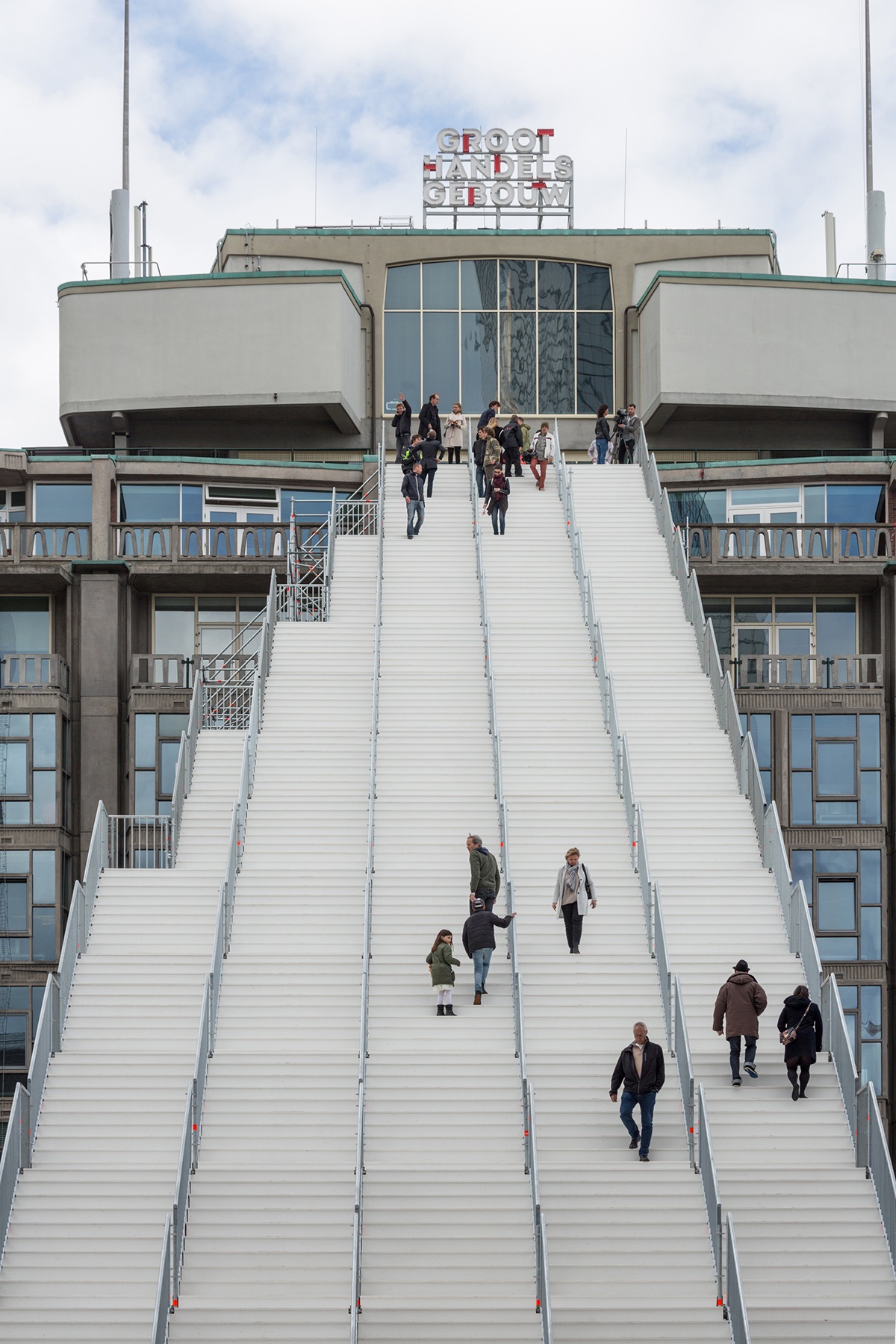 MVRDV’s ’Giant Stairs’ opened in Rotterdam celebrating 75 year post-war reconstruction
