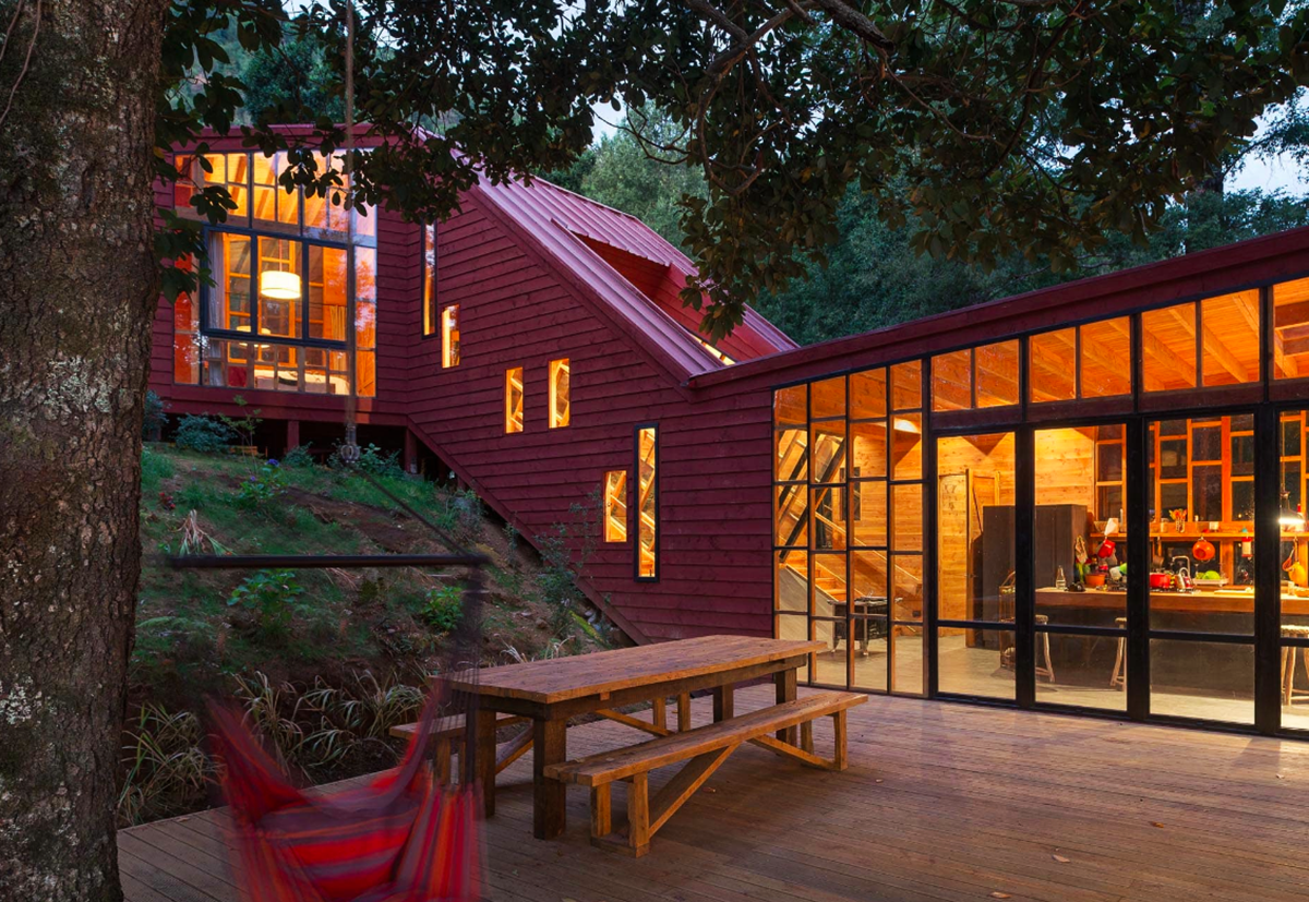 Sebastian Irarrazaval completes snake-shaped 2Y House in Chile’s wild forests