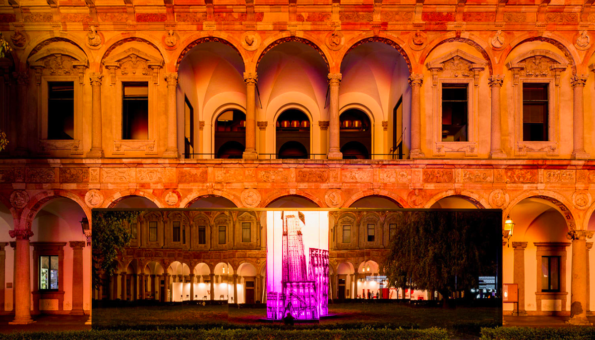 Parisotto+Formenton’s fully mirrored pavilion inspired by an emblematic scene of La Notte film