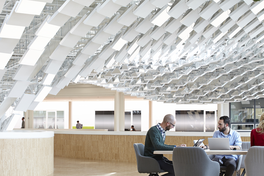 LAVA sets a parametric tree in the Philips Lighting Headquarters by adding intelligent lights