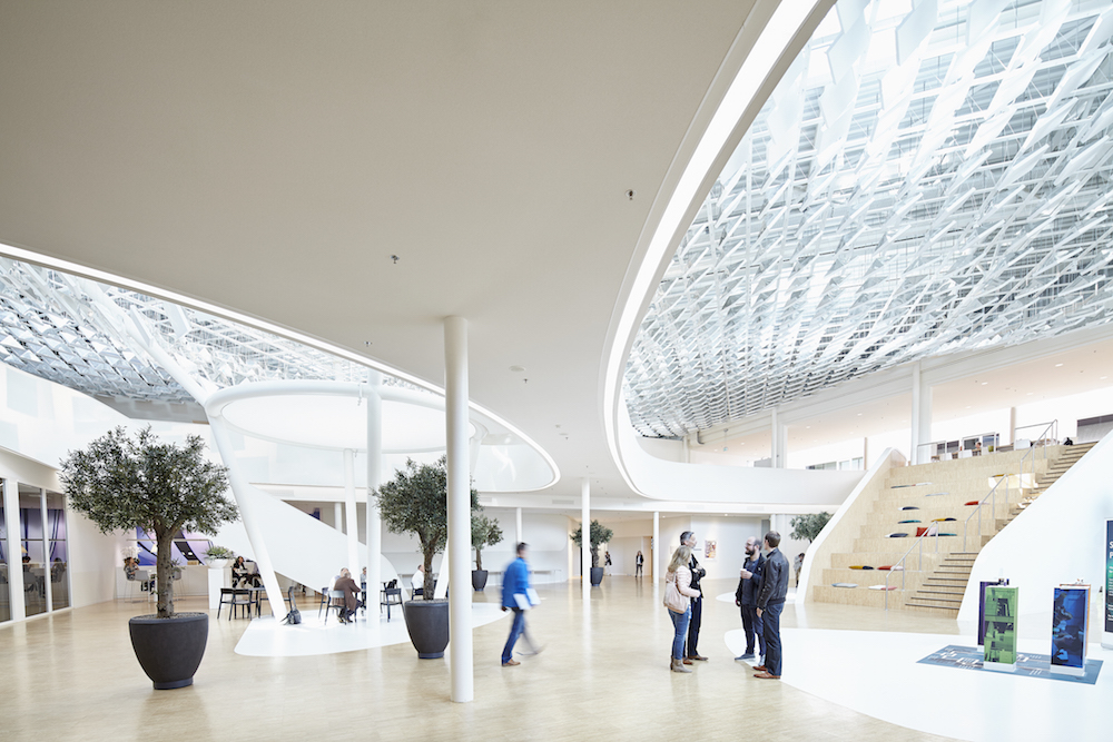LAVA sets a parametric tree in the Philips Lighting Headquarters by adding intelligent lights
