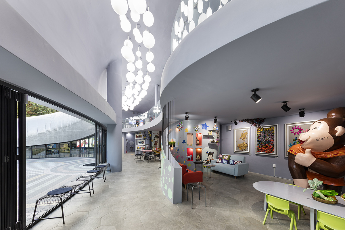 Moon Hoon completes Pino Museum Familia for Pinocchio dolls collector in Seoul