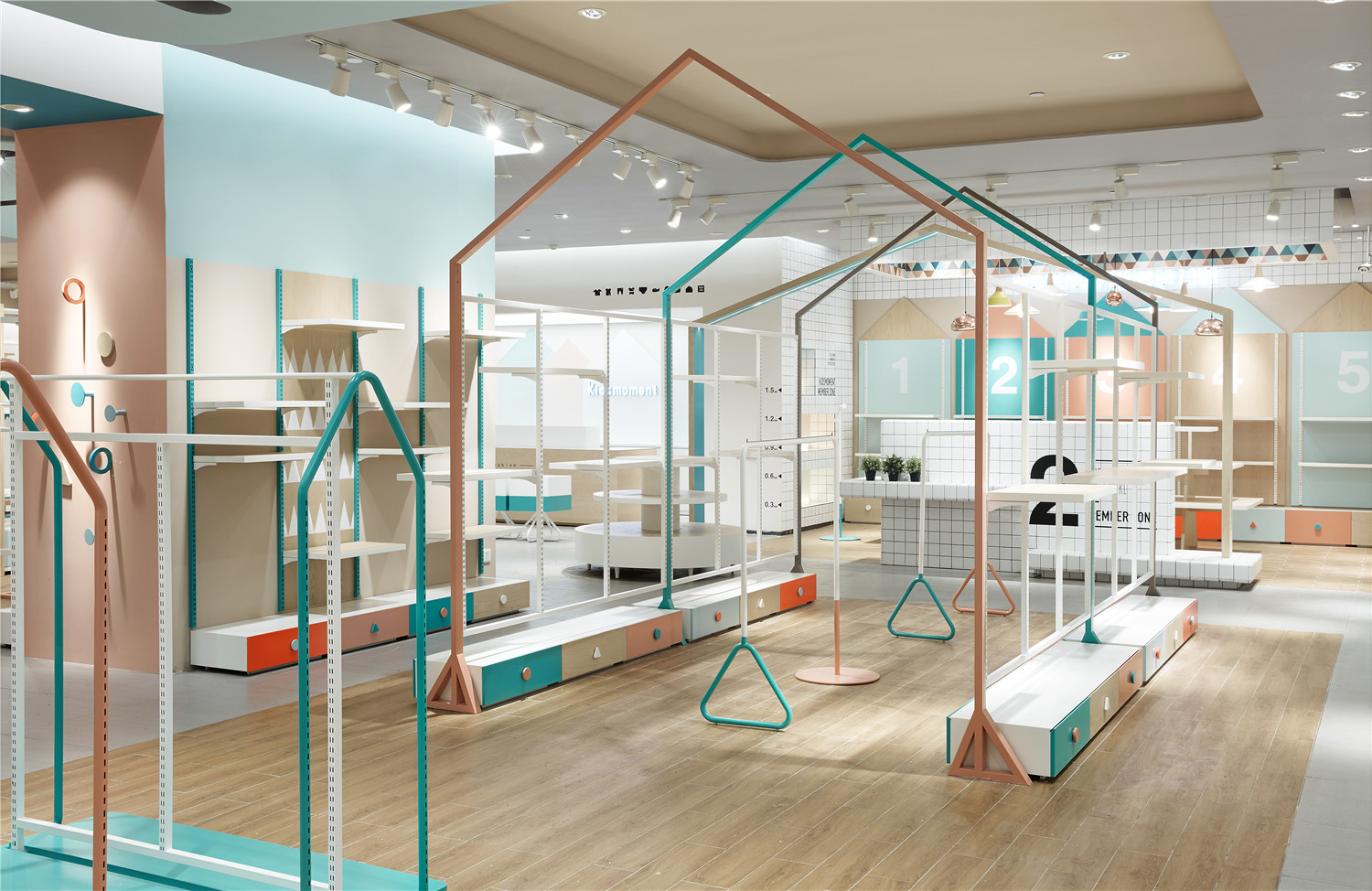 RIGI Design envisions children fashion by creating modularized fixtures with Be Kids for One Moment