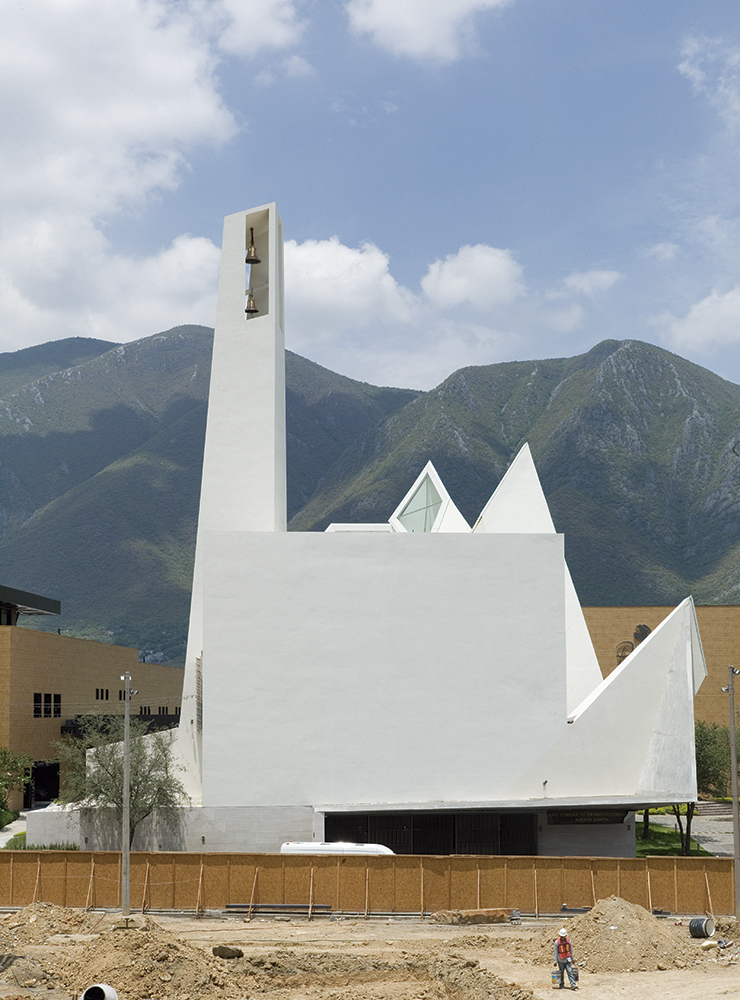 A multifaceted sculptural Parish Church by Moneo Brock settled in mountain landscape of Monterrey