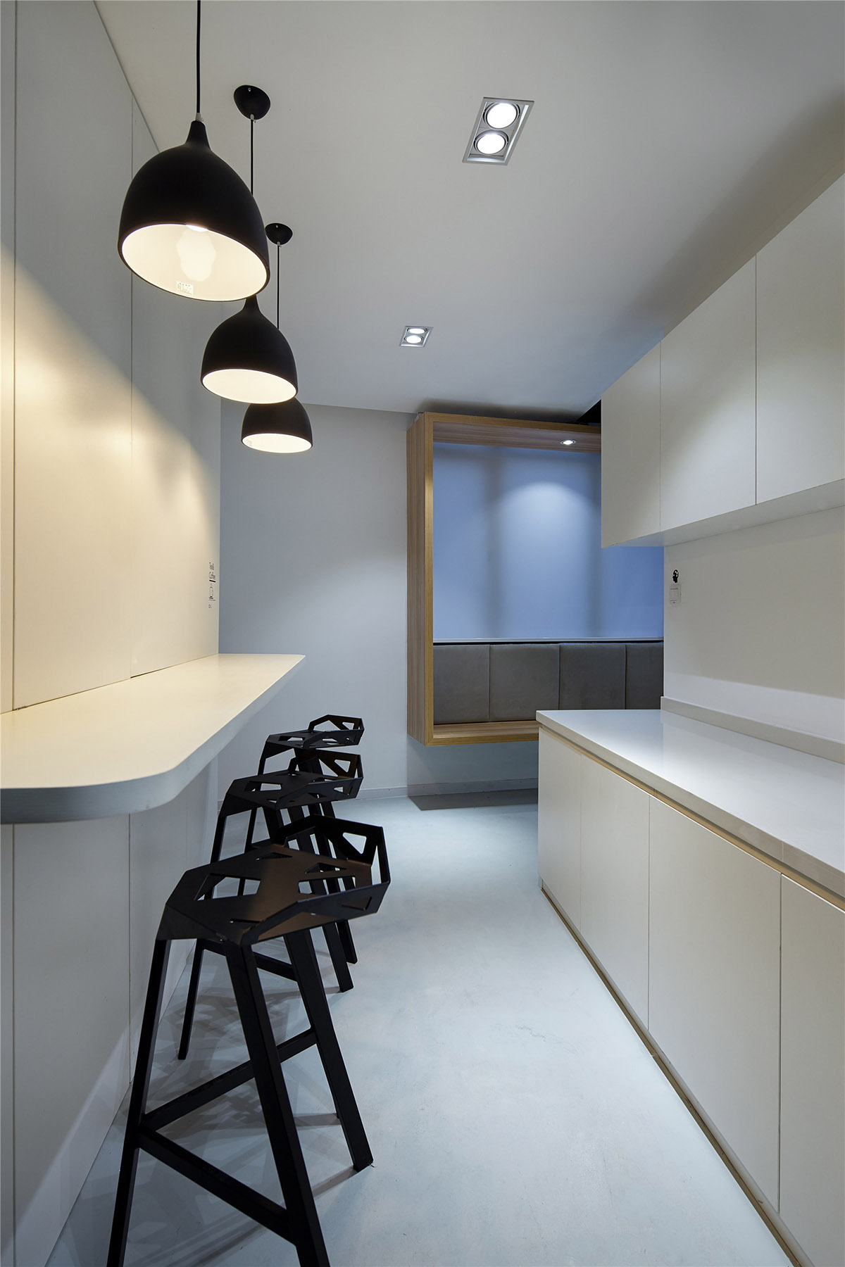 Muxin Design completed Intoo Office in China creating monochromatic style for the IT company
