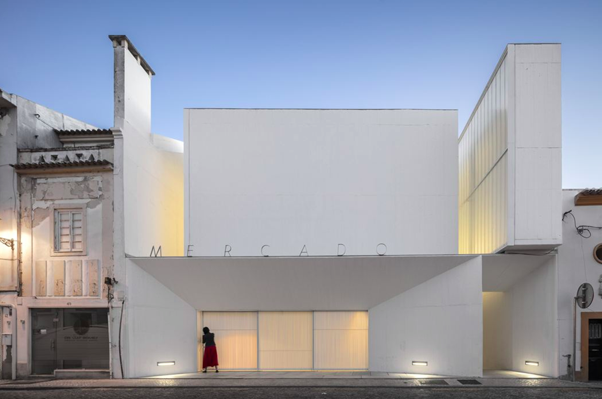 A video tour of ARX Portugal Architects’ Abrantes Municipal Market created by Building Pictures
