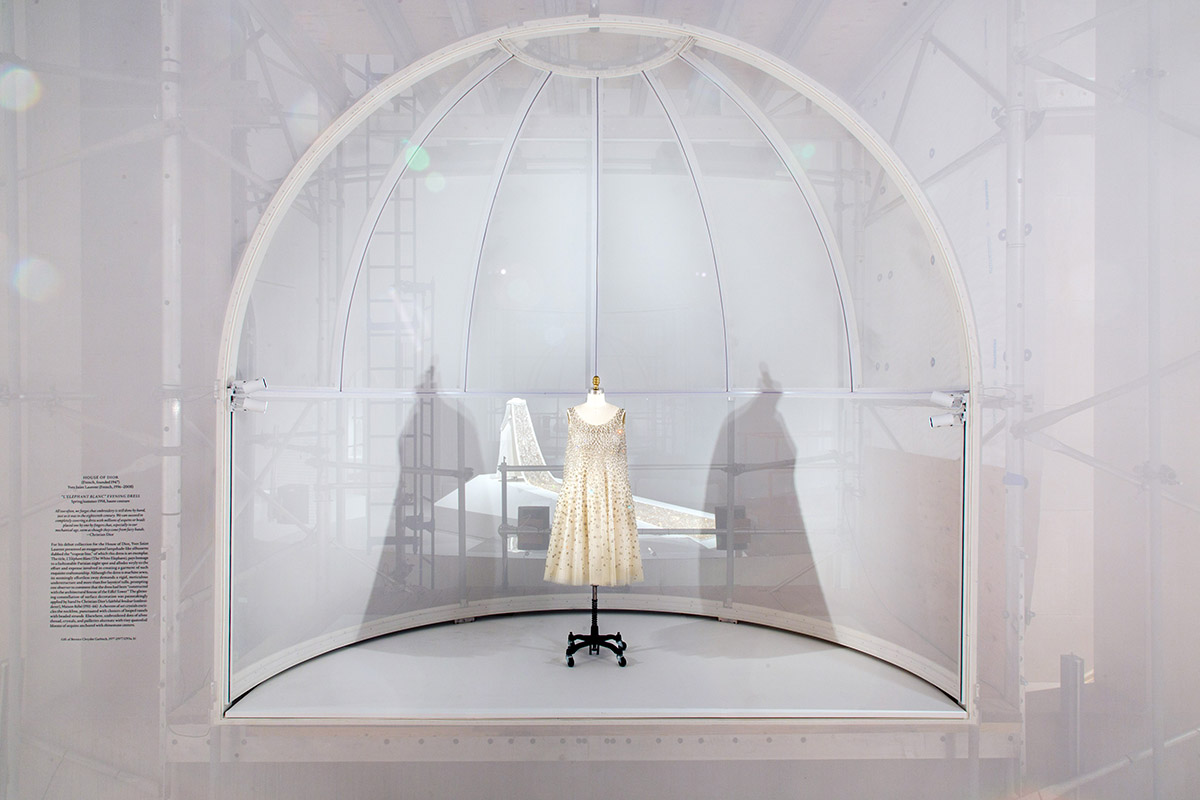 OMA architect Shohei Shigematsu designed a ’fashion-temple’ for the Met’s Manus x Machina