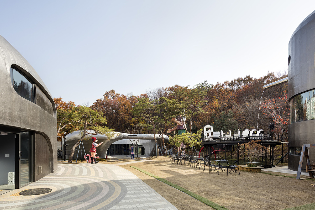 Moon Hoon completes Pino Museum Familia for Pinocchio dolls collector in Seoul