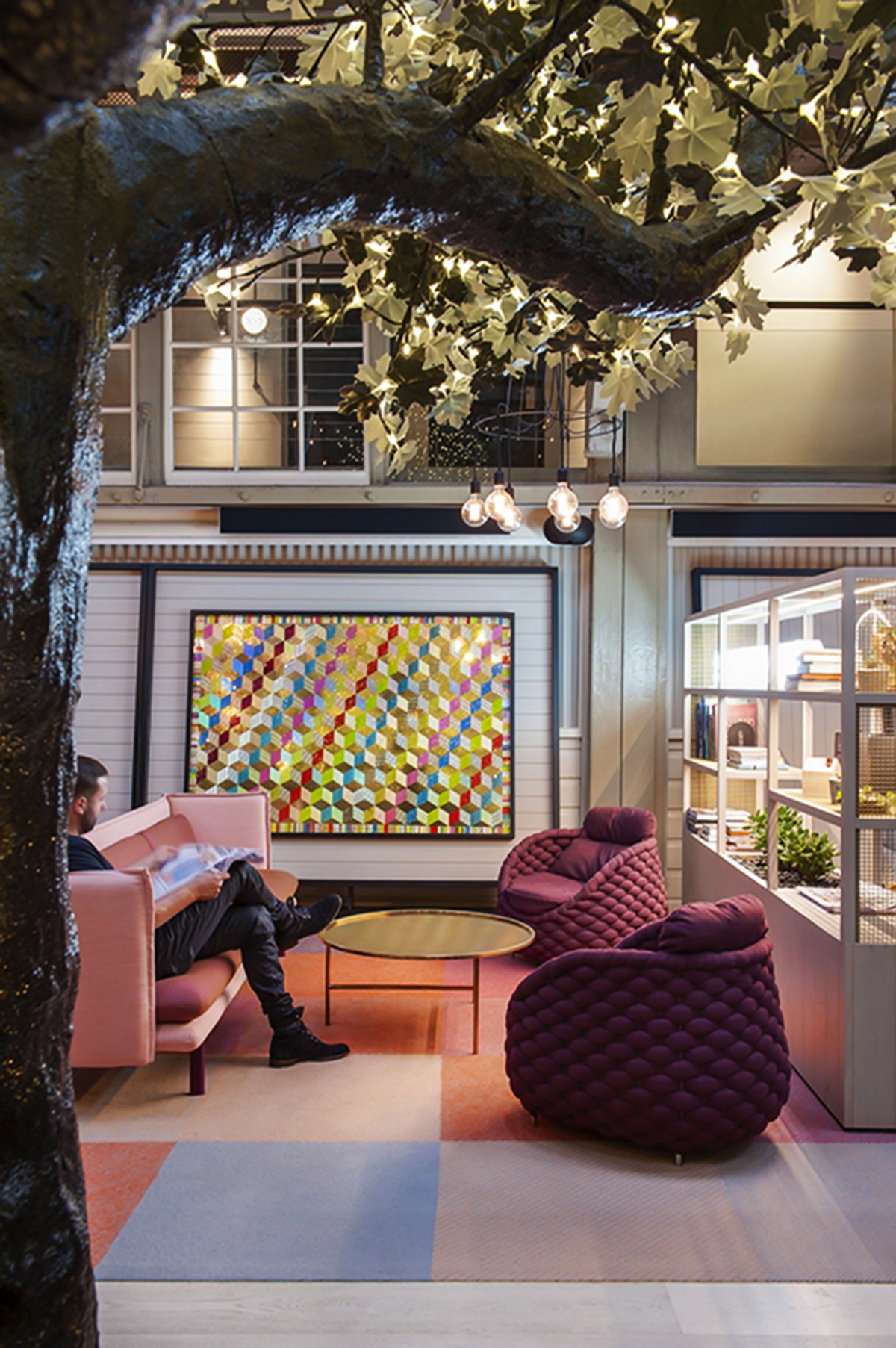 HASSELL’s ’Ovolo Woolloomooloo’ is a new hotspot to revive the interior of Sydney’s Ovolo Hotel