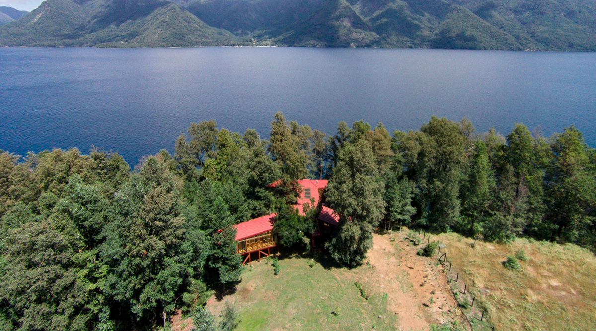 Sebastian Irarrazaval completes snake-shaped 2Y House in Chile’s wild forests