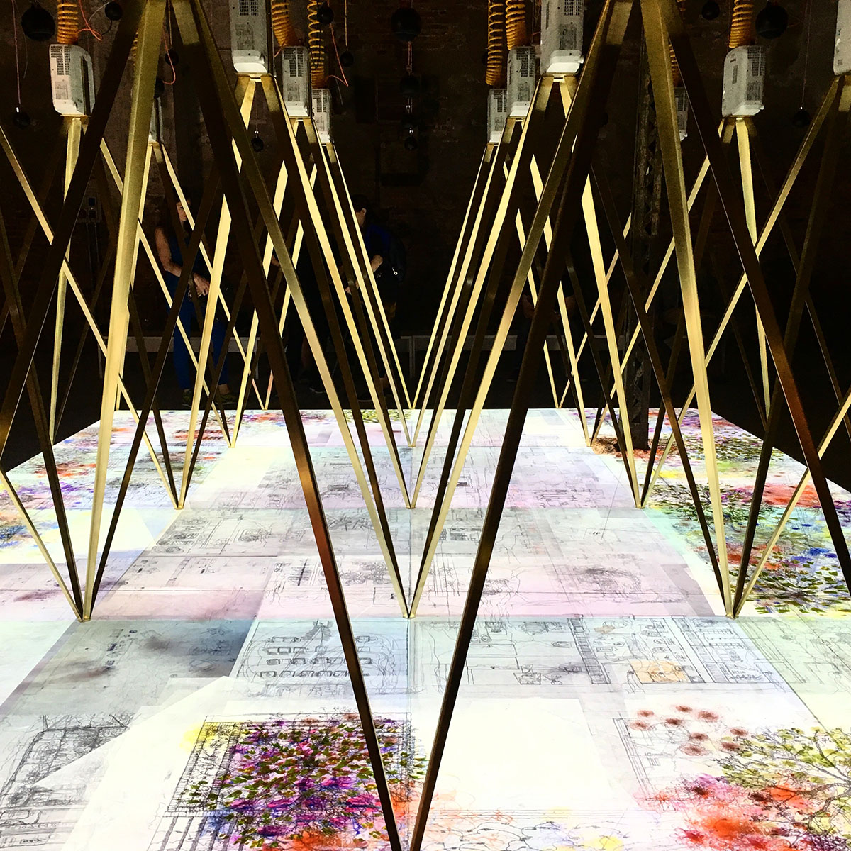 Irish Pavilion&rsquo;s gold drawing machine draws attention to Dementia illness at the Venice Biennale