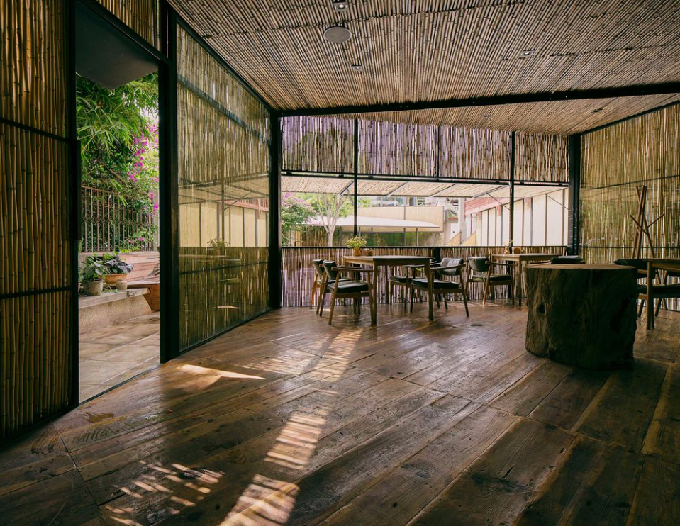 Zhaoyang Architects wraps Chaimiduo Farm Restaurant in Dali with bamboo to emphasize its volume