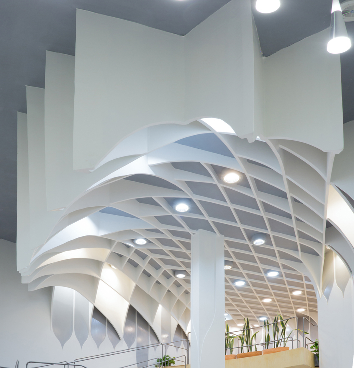 Harmonic Trend [L] interpreted Persian patterns in nostalgic way in the interior of Maher Store