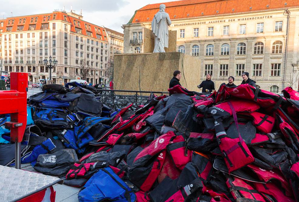 Ai Weiwei brightens Berlin’s Konzerthaus facade with 14,000 refugee life jackets