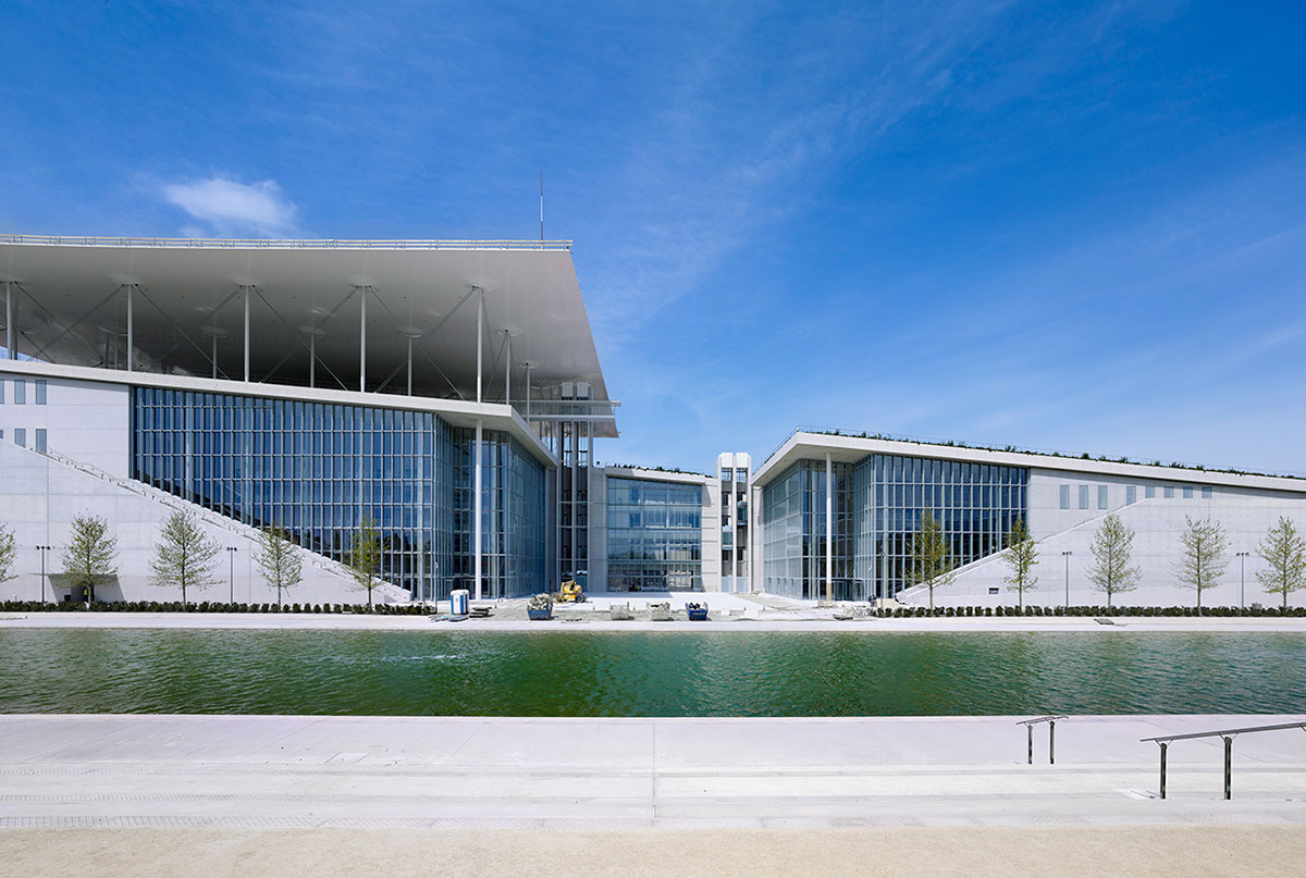 Renzo Piano completed Stavros Niarchos Cultural Centre in Athens’ artificial hill