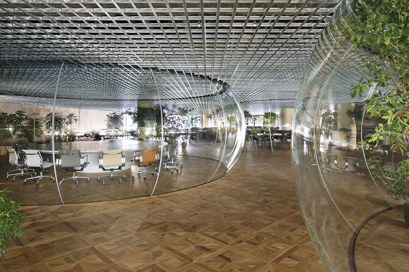 Hiroshi Nakamura & NAP completed a bulbous-formed Start Today Tokyo Office with green infill