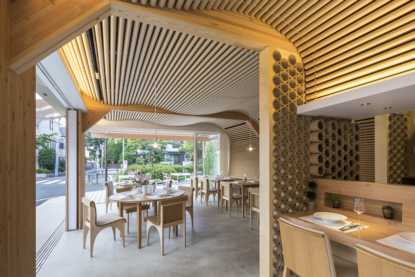 Shigeru Ban Architects combines Vin Sante restaurant with N House at the prominent corner of Tokyo