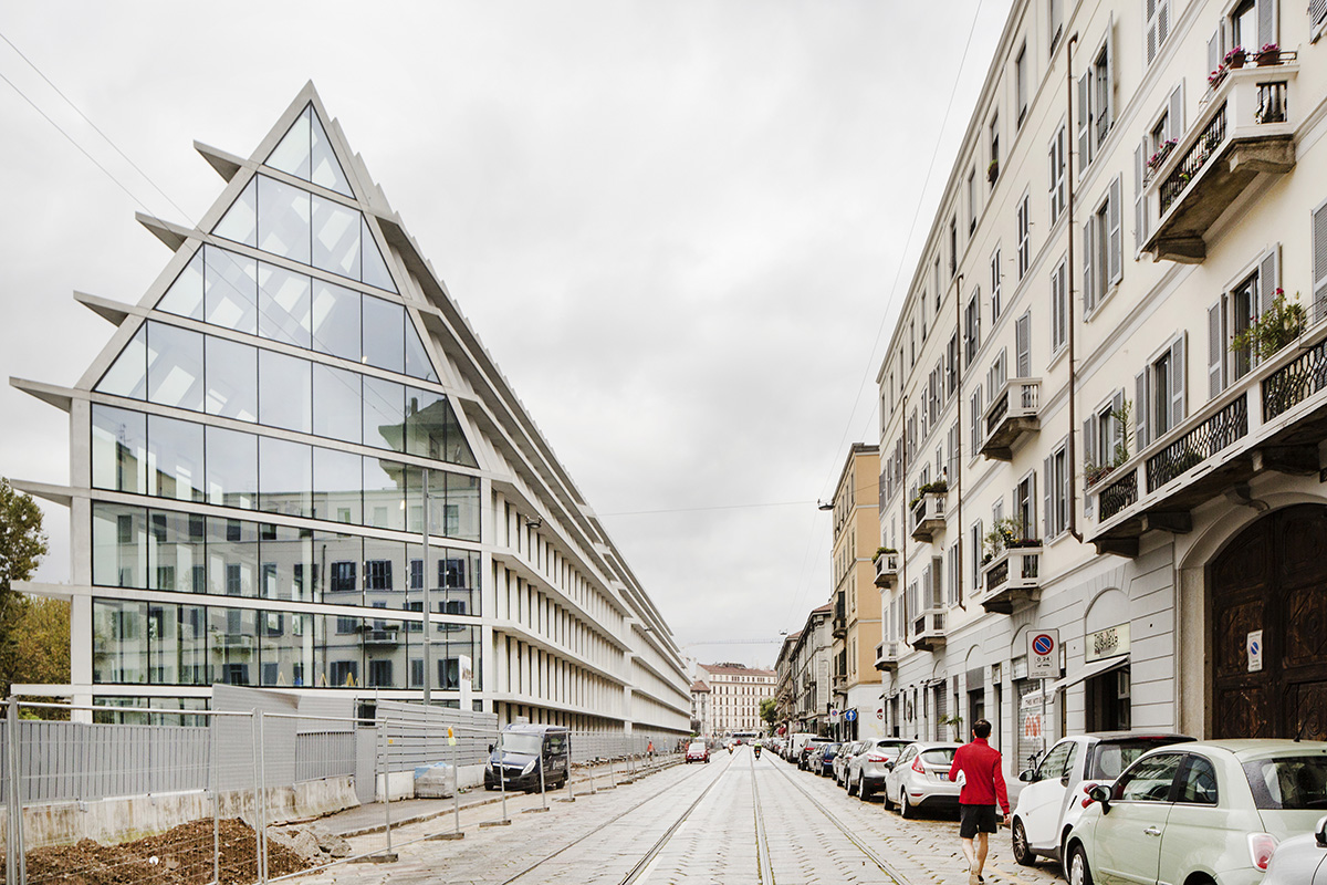 Herzog And De Meurons Grid Geared Feltrinelli Porta Volta Opened In Milan