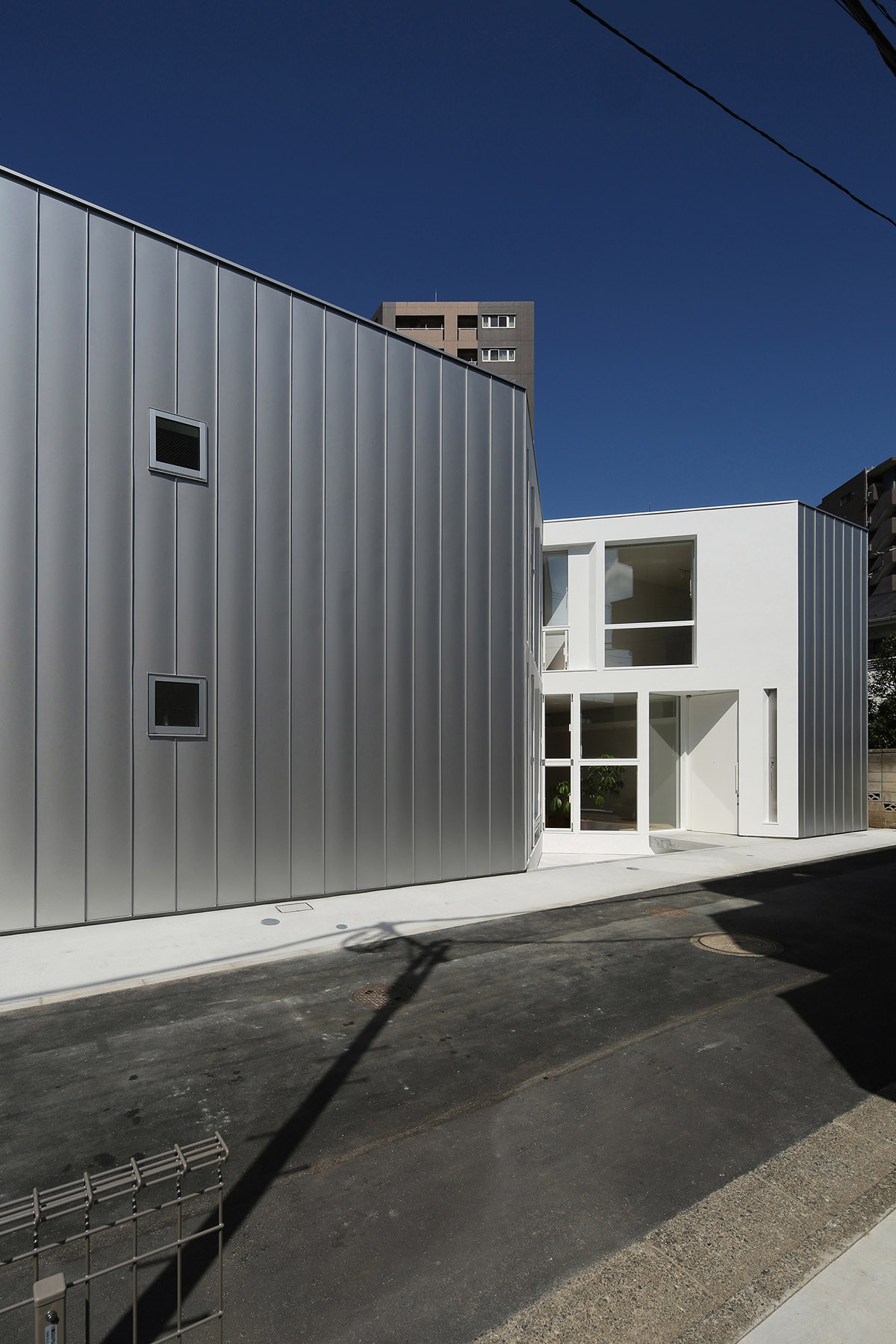 Takuro Yamamoto Architects completes House with 30,000 Books in Tokyo