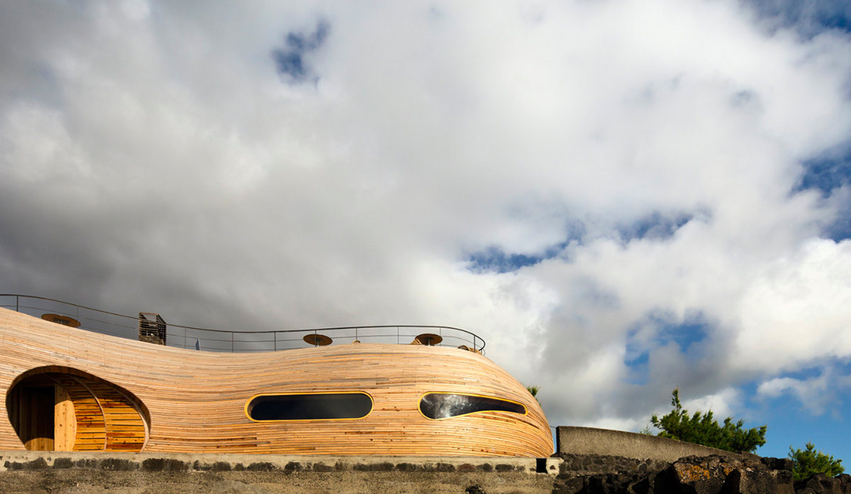 A Cella Bar organically attached to the existing building designed by FCC Arquitectura+Paulo Lobo
