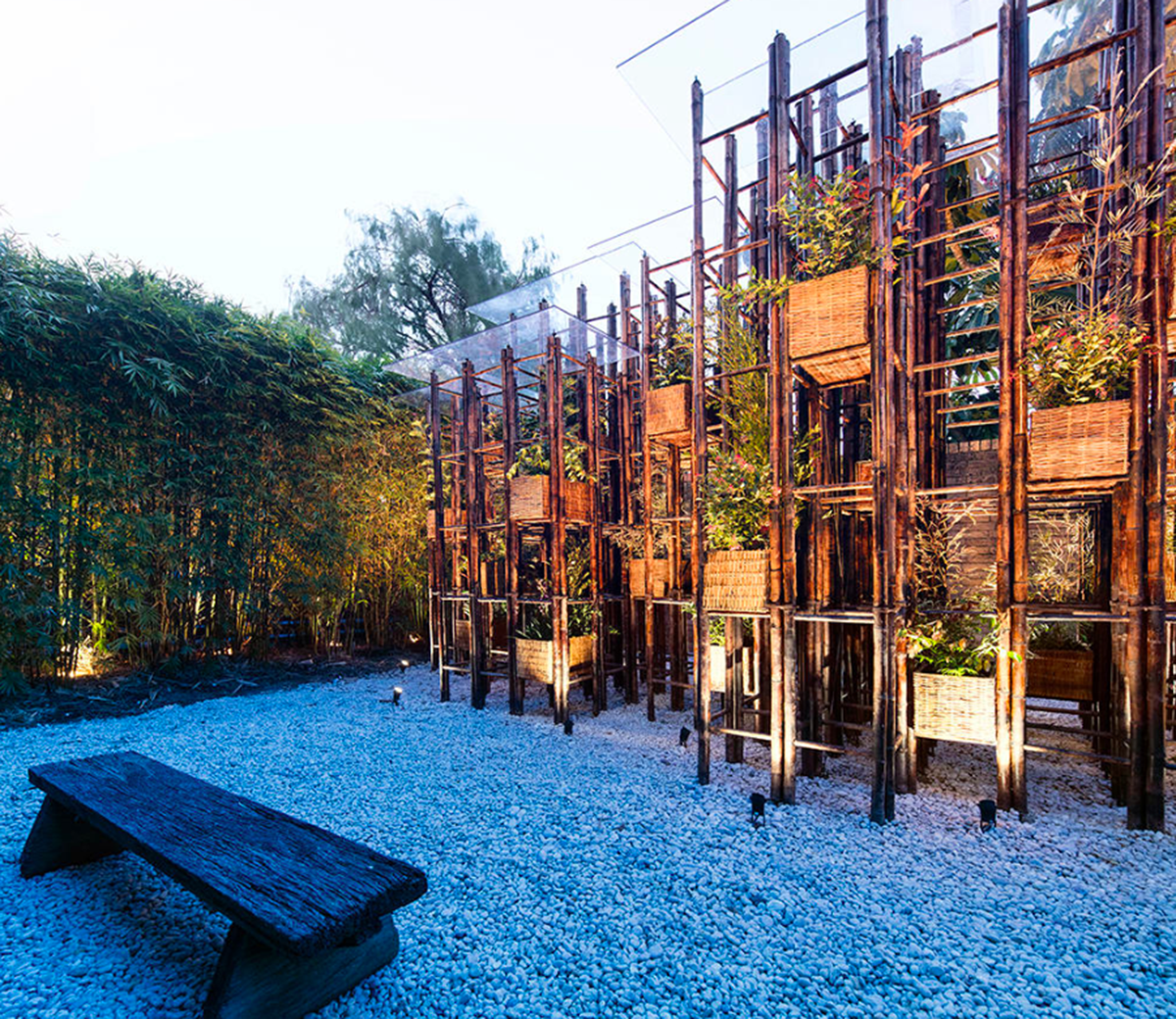 Vo Trong Nghia interlocks a large number of bamboos in Green Ladder structure
