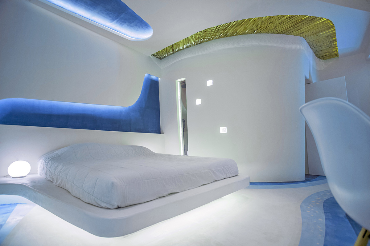 New Blue Suites in Greece are made up of Cocoon elements and harmonized with shades of blue by KLab