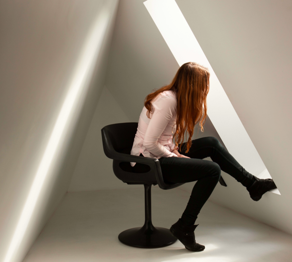 This simple holiday home propels back-to-basics on Auckland&rsquo;s Waiheke Island by Chris Tate