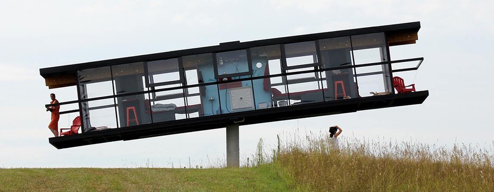 Alex Schweder+Ward Shelley’s new residence ’ReActor’ on a single column rotates 360-Degrees