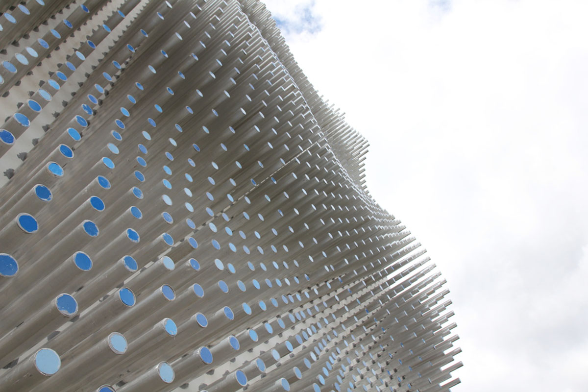 Handegşrd Arkitektur designs ’E-Motion’, a dynamic installation goes beyond 3D materiality