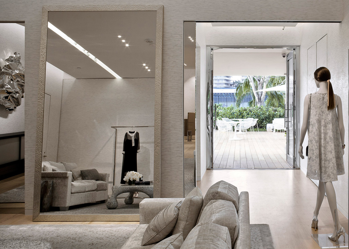The New Dior Shop In Miami is shining in curved panels designed by Barbarito Bancel Architectes