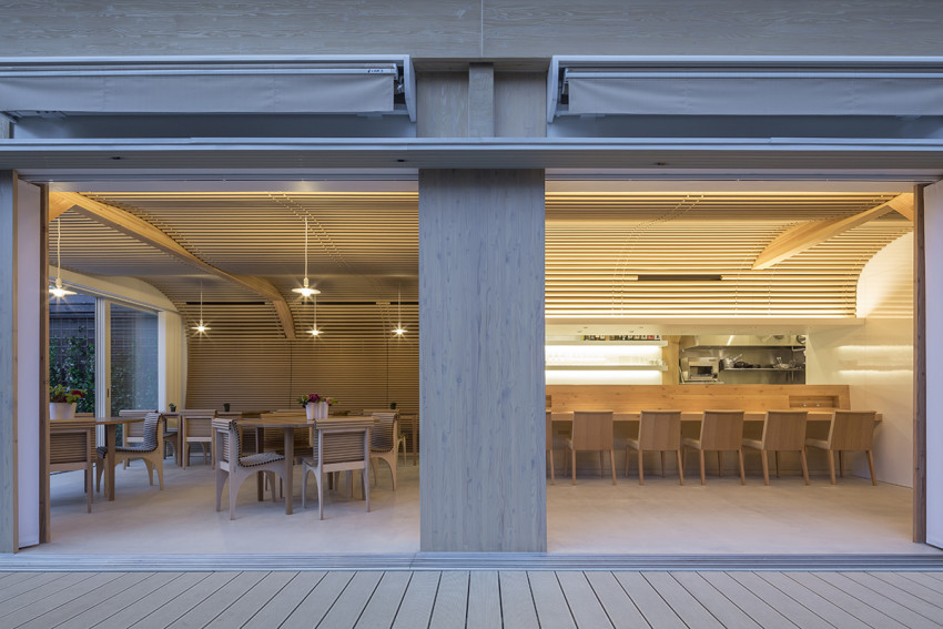 Shigeru Ban Architects combines Vin Sante restaurant with N House at the prominent corner of Tokyo
