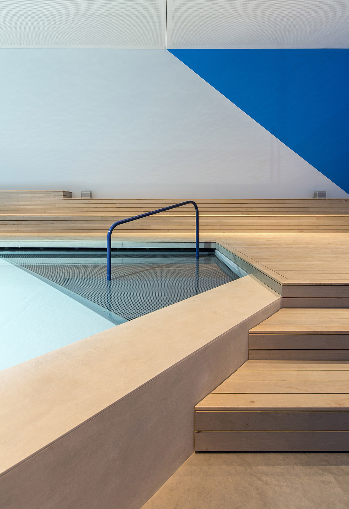 Australia Pavilion installs a huge pool addressing to healing racial and cultural division in Venice