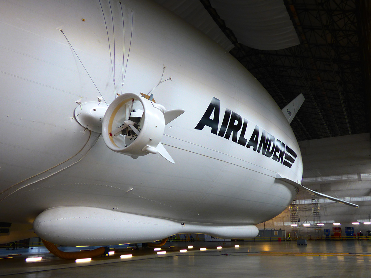 The world’s largest aircraft ’Airlander 10’ now prepares to take off