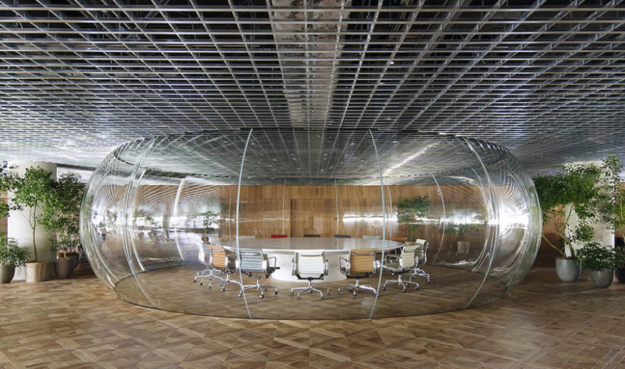 Hiroshi Nakamura & NAP completed a bulbous-formed Start Today Tokyo Office with green infill