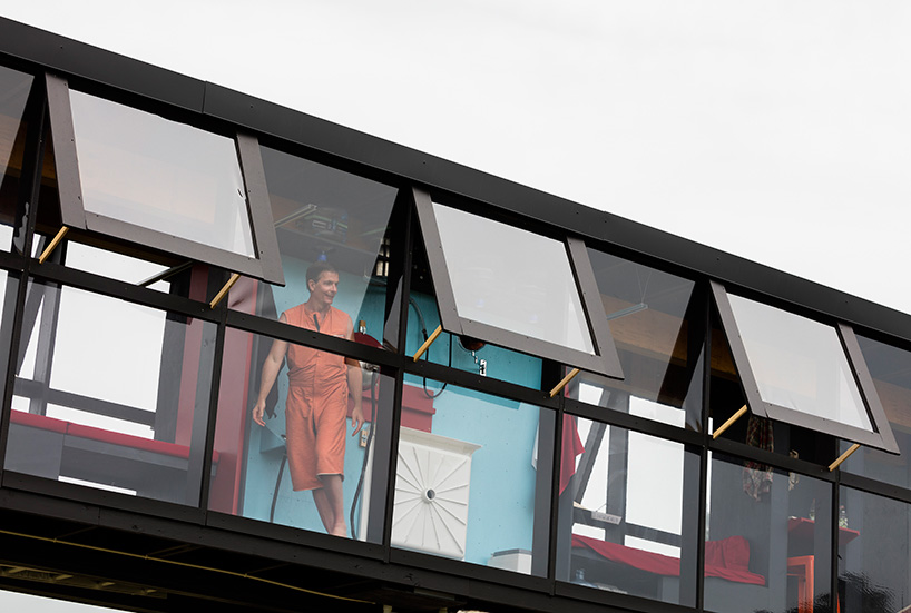 Alex Schweder+Ward Shelley’s new residence ’ReActor’ on a single column rotates 360-Degrees