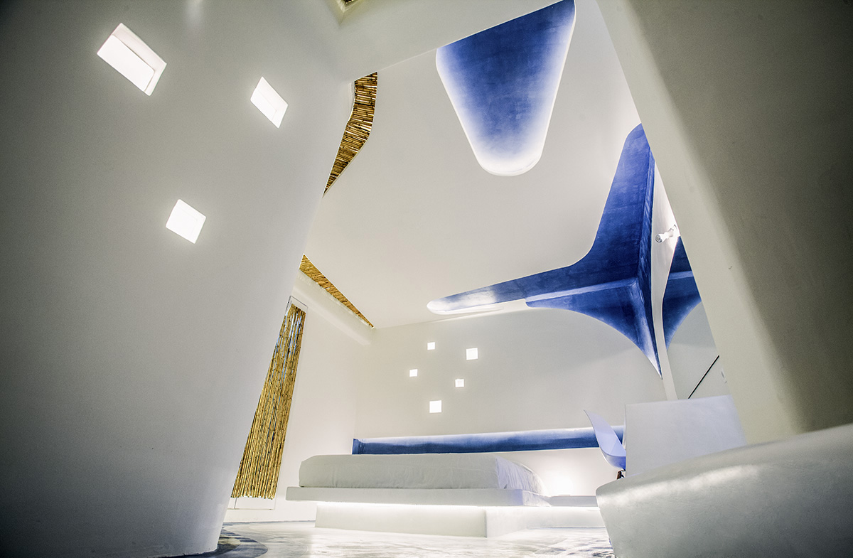 New Blue Suites in Greece are made up of Cocoon elements and harmonized with shades of blue by KLab