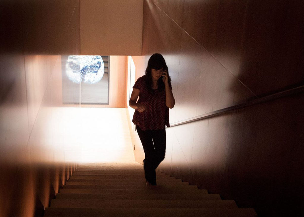 Studio MK27 sets up a reminiscent wooden library in Brazilian SP_Penthouse