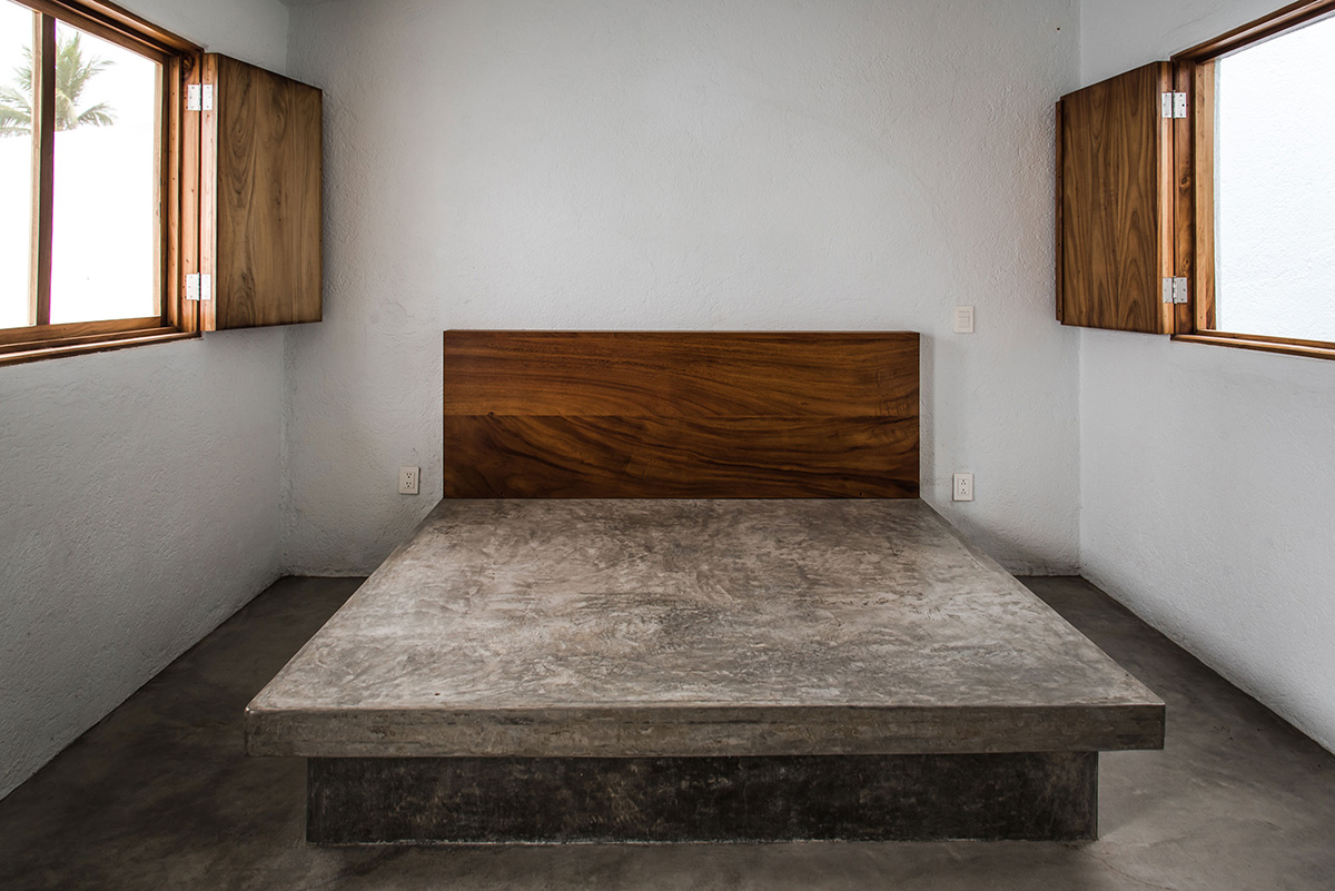 Mexico&rsquo;s 1960s house is covered by handmade tiles by Peter Pichler Architecture