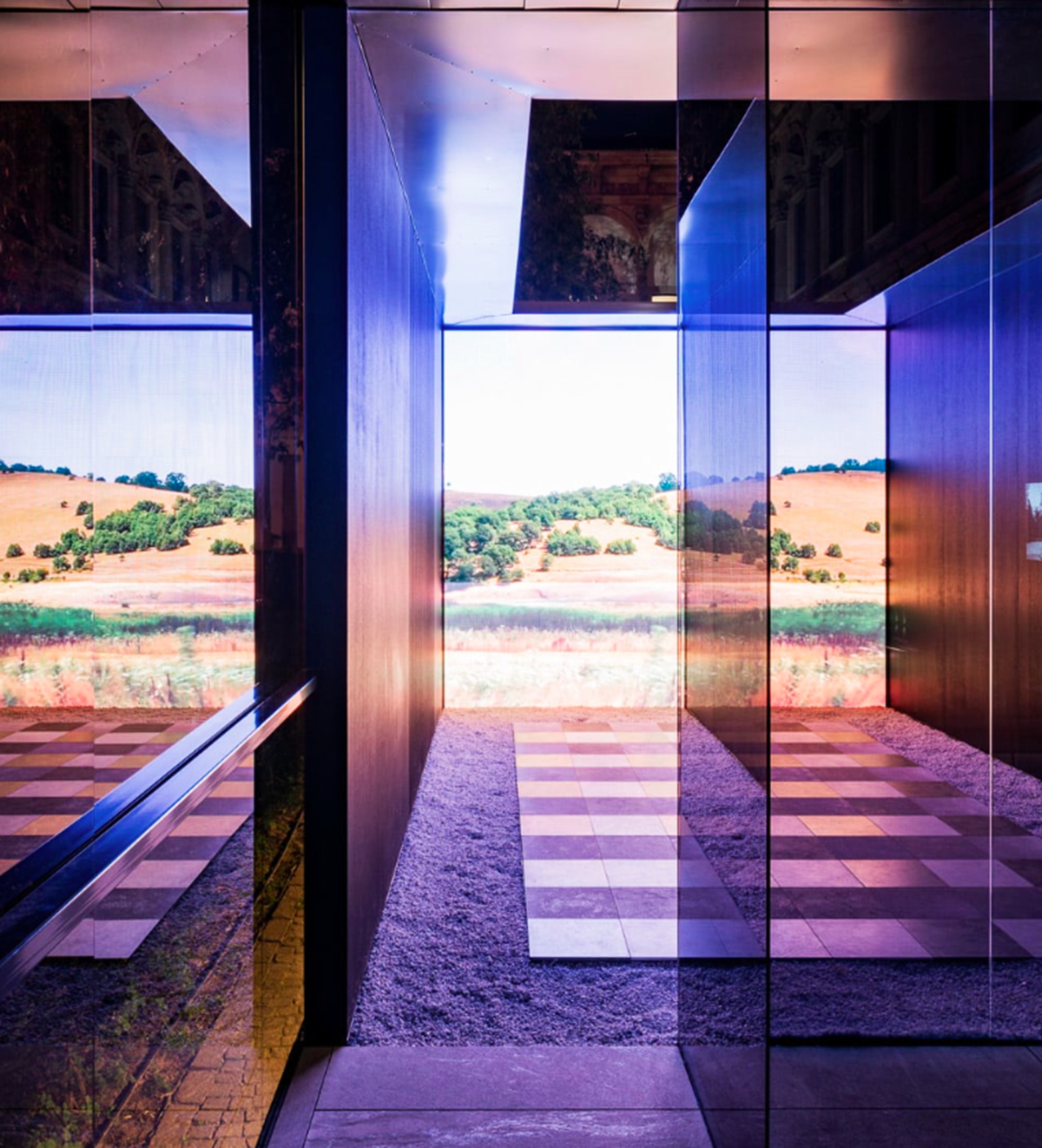 Parisotto+Formenton’s fully mirrored pavilion inspired by an emblematic scene of La Notte film