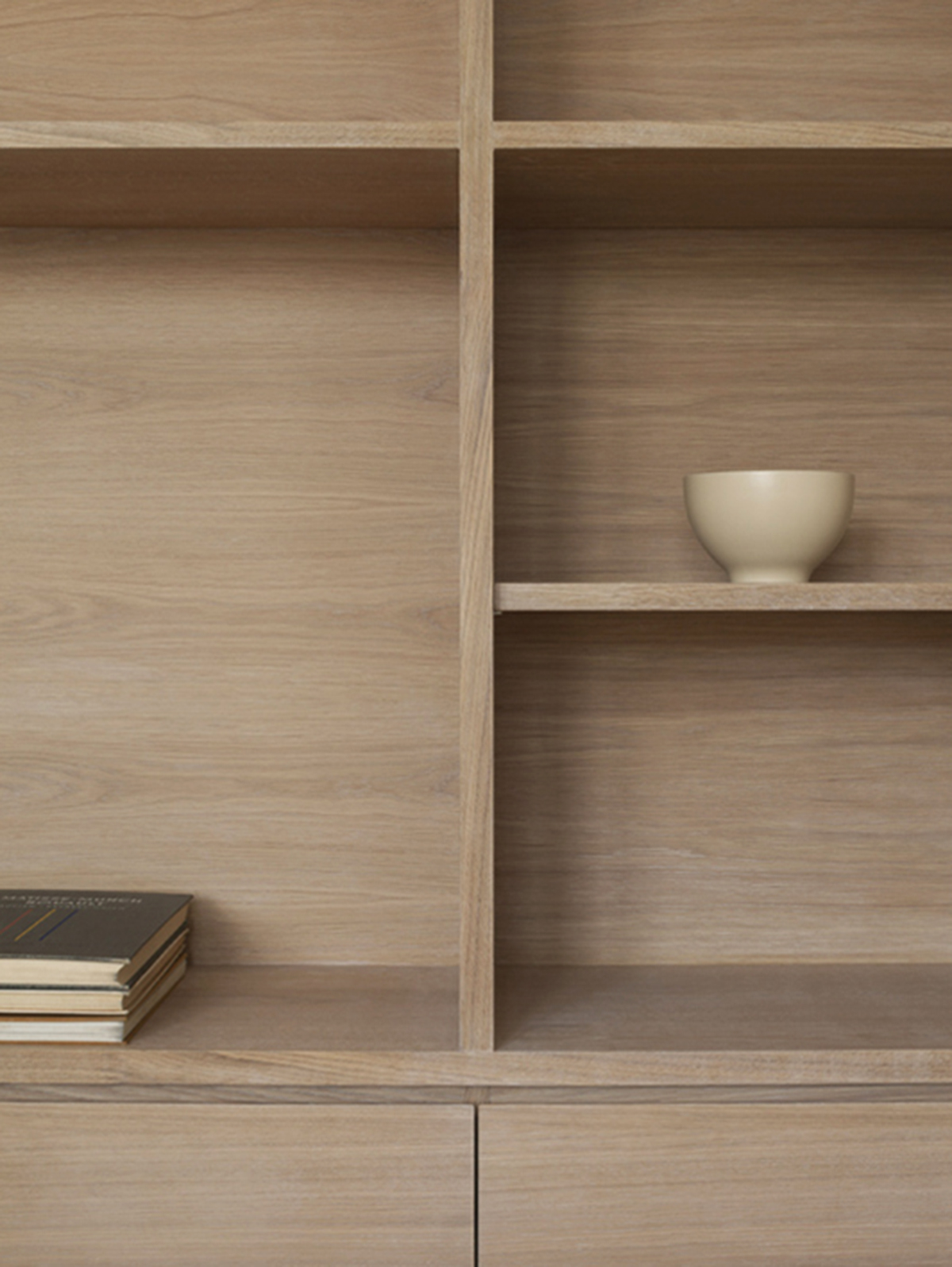 Erbar Mattes renovates London’s old house by using soft tones of brick and wood materials