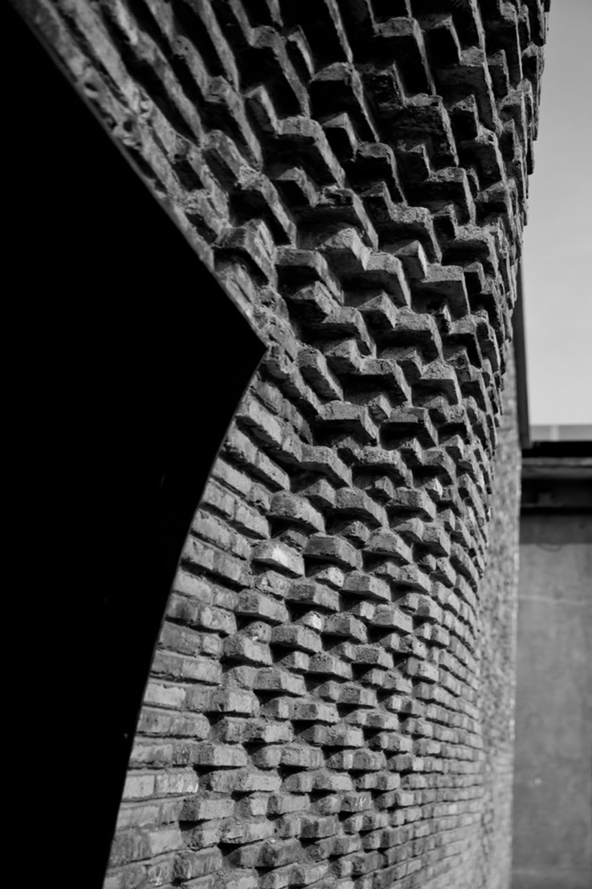 ARCHI-UNION ARCHITECTS USES ROBOTIC MASONRY FABRICATION TECHNIQUE TO THE FACADE OF CHI SHE GALLERY